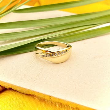 Gouden ring met zirconia, Gebruikt, Ophalen of Verzenden, 17 tot 18, Met edelsteen