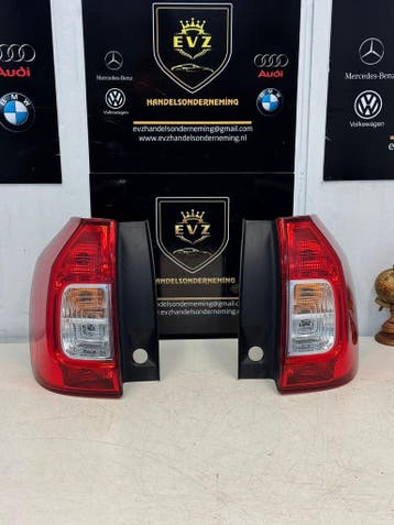 Dacia Logan bj.2020 achterlicht set rechts en links, Gebruikt