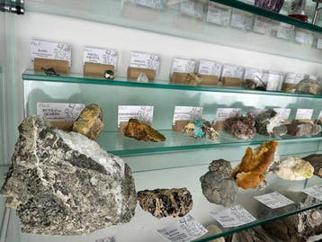 Historische collectie uit de jaren tachtig van over de hele, Verzamelen, Mineralen en Fossielen