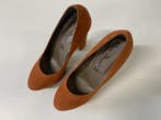Veiling - Oranje Elsa Ducci suede plateaupumps maat 36, Nieuw