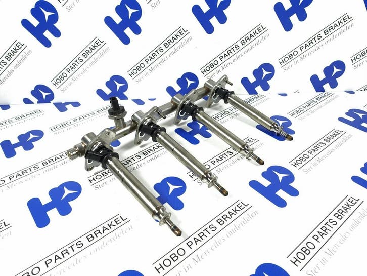 Injector rail A 274 070 3800 o.a: E-klasse w213, Auto-onderdelen, Motor en Toebehoren, Gebruikt, 3 maanden garantie, Mercedes-Benz