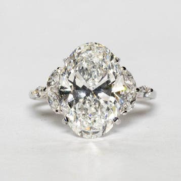 Verlovingsring - 18 karaat Witgoud - 5.31ct. tw. Diamant