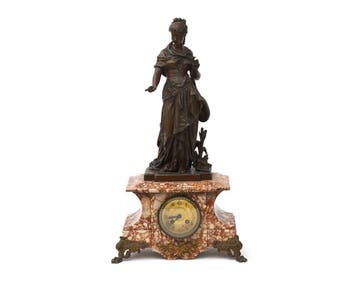Stenen schouwpendule met gebronsd figuur, A.D. Mougin