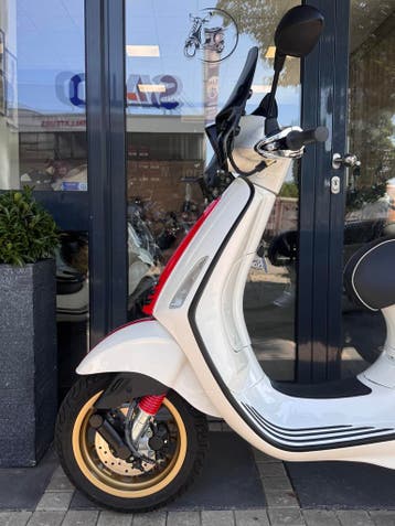 Vespa Sprint IGET E5 racing sixties | 365km! | BTWer, Overige modellen, Maximaal 45 km/u, Ophalen of Verzenden, Zo goed als nieuw