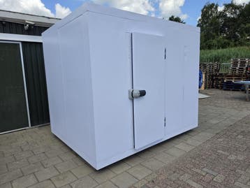 Vriescel 270 x 210 x 220 cm Licht beschadigd, Nieuw in verpakking, Koelen en Vriezen