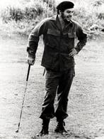 Alberto Korda (1928–2001) - (XXL)  Che Guevara jugando al