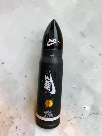 WASE - Beeldje - XXL NIKE AIR CUSTOM - Metaal, Antiek en Kunst