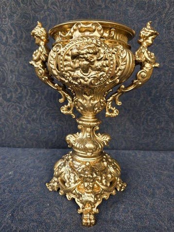 Vaas - gebronzeerd zink - Zuil met bronzen putto