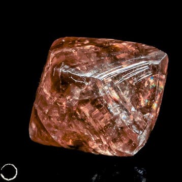 Roodachtig-ockerkleurige diamant-octaëder – Natuurlijke