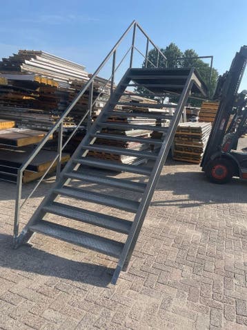 Diverse Stalen Trappen, Ophalen, Gebruikt