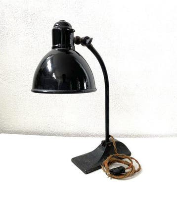 Lamp - emaille, metaal en gietijzer - BAG Turgi Zwitserland.