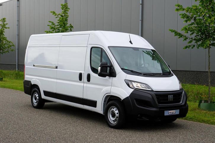 Fiat Ducato 35 2.2 MultiJet L3H2, Auto's, Bestelauto's, Lease, Zwart, Handgeschakeld, Financial lease, Wit, Fiat, Stof, Diesel