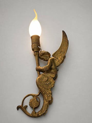 Antique Winged Victory / Fame Figural Wall Light – Gilt, Antiek en Kunst