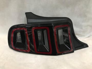 Ford Mustang V Lift 2018-2022 achterlicht links LED DR33-13B, Verzenden, Gebruikt