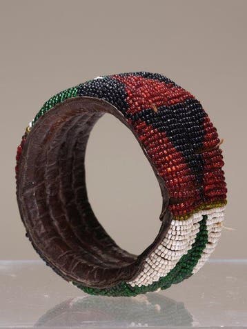 Kralenarmband van leer met manchetstijl, type Orun Ileke –