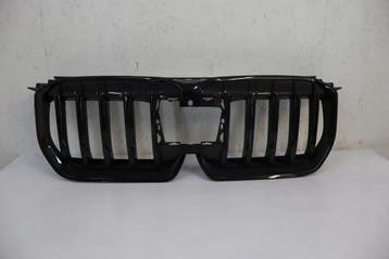 BMW X1 U11 voorbumper grille imitatie 5A0BB85, Auto-onderdelen, Verzenden, Gebruikt