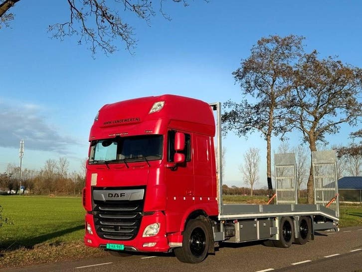 Veiling: Machinetransporter DAF XF530 6x2 Diesel 2019, Auto's, Vrachtwagens, Automaat, BTW verrekenbaar, Diesel, Rood, DAF, Ophalen