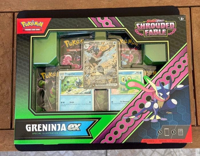 Pokémon - 1 Sealed box - Scarlet & Violet - Shrouded Fable, Hobby en Vrije tijd, Verzamelkaartspellen | Pokémon