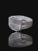 Middeleeuws Zilver, Interesting Decoration Seal Ring (Zonder