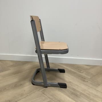 Project schoolstoel (rode stip) zithoogte 39 cm, Ophalen of Verzenden, Gebruikt, Hout, Eén