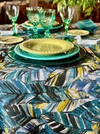 Kleed met een botanisch patroon voor grote tafels. -