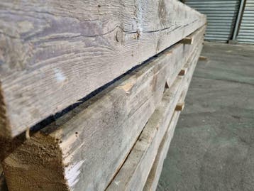 Oud grenen balken..!, Doe-het-zelf en Verbouw, Hout en Planken, Gebruikt, Grenen, Ophalen of Verzenden, Balk