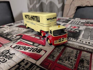 Salvat 1:43 - Model vrachtwagen - Pegaso Comet tractor con, Nieuw