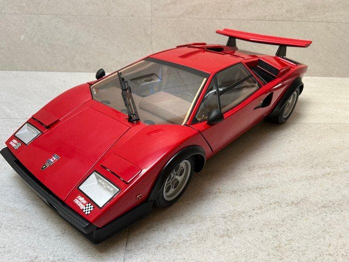 De Agostini 1:8 - Modelauto - Lamborghini Countach, Hobby en Vrije tijd, Modelauto's | 1:5 tot 1:12