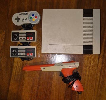 Nintendo - Nes - with accessories & 8 games (Flintstones, Nieuw