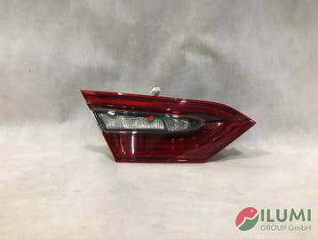 Toyota Camry IX 18- sedan achterlicht links binnen donker fu, Verzenden, Gebruikt