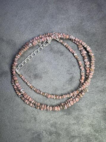 Ketting met ruwe diamanten rood-bruin + 925 zilver. 23,55