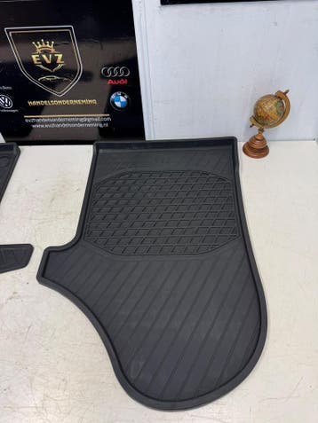 Org. rubbermatten Mercedes Vito bj.2018 zwart A4476806700, Gebruikt, Mercedes-Benz