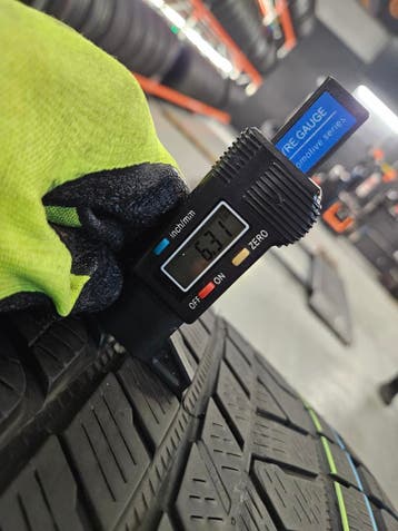 315/35/22 111V* PIRELLI WINTERBANDEN 6,3MM PROFIEL 2X, Ophalen, Gebruikt, Overige maten, Winterbanden