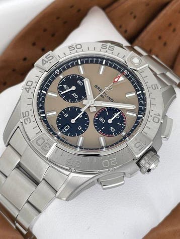 Breitling - Avenger B01 Chronograph 44 - AB0147101A1A1 -, Nieuw