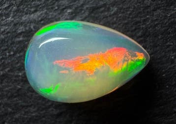 Opaal Cabochon- 1.36 g