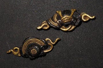 Katana - Shakudou - C5-908 Kabuto Menuki - Japan - Edo, Antiek en Kunst