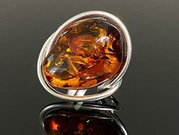 Natuurlijke Baltische Barnsteen Statement Ring – Glanzende
