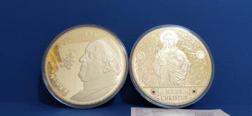 Vaticaan. 2017, 2 x Medals (Zonder minimumprijs)
