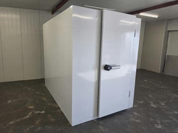 Vriescel 150 x 240 x 220 cm B-keus, Nieuw in verpakking, Koelen en Vriezen