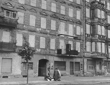 Hubertus Hierl (1940) - Zugemauert - Berlin, Bernauer Straße