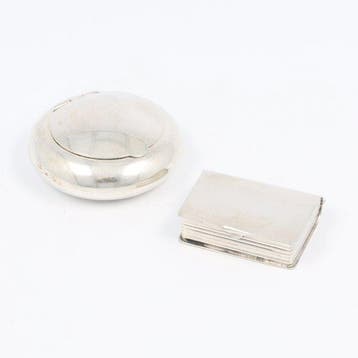 NO RESERVE. ME.15. Reisasbak. - Asbak (2) - Zilver