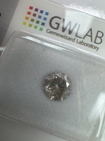 1 pcs Diamant (Natuurlijk) - 0.72 ct - Rond - J - SI3 -, Nieuw
