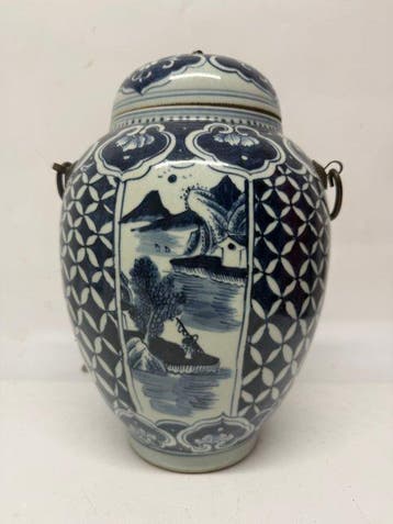 Vaas met deksel van wit-blauw porselein - Landschap en