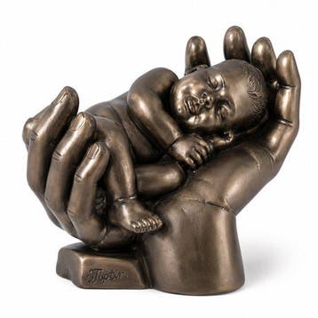sculptuur, Baby in Hands Figure - 10.5 cm - Hars