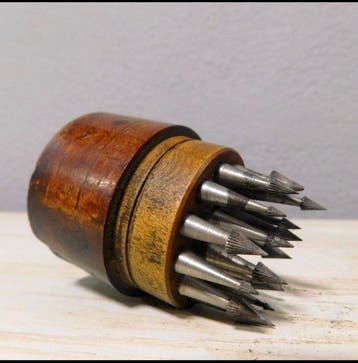 Werkgereedschap - Vintage spel met 16 aardbeien