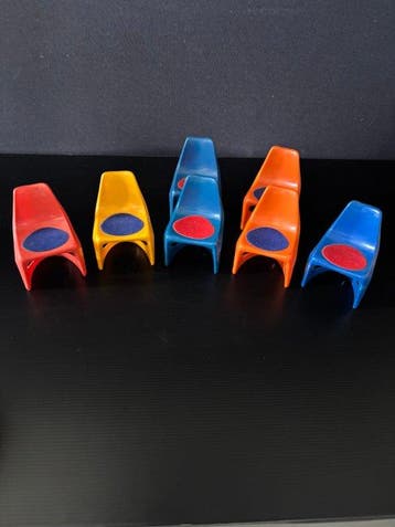 Helly - Speelgoed meubels Kleine kunststof poppenstoelen met