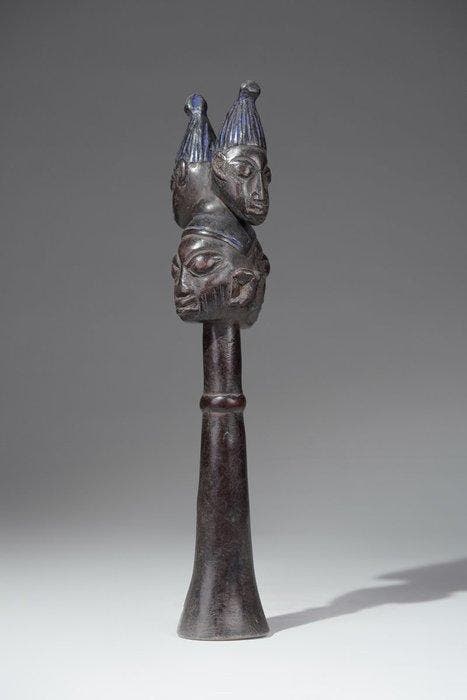 Een houten beeld. - Shango - Yoruba - Nigeria (Zonder, Antiek en Kunst, Kunst | Niet-Westerse kunst