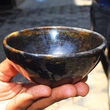 Beeld, Big Genuine Ioliite Hand Carved Bowl - 110x110x59 mm