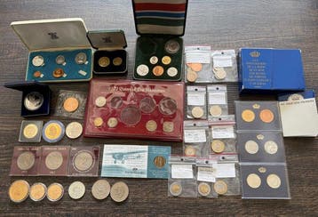 World. 1966 – 1998 Wereld: Gevarieerde verzameling van 5