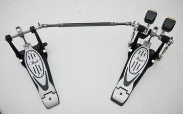Dubbelpedaal Pearl P-902 bijna als nieuw, Muziek en Instrumenten, Drumstellen en Slagwerk, Ophalen of Verzenden, Zo goed als nieuw